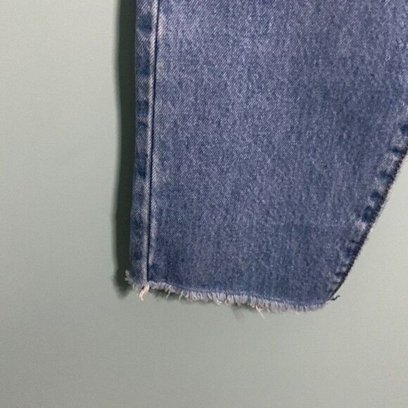 Levi’s Medium Wash Wedgie Jeans 31 NWOT - Picture 2 of 12